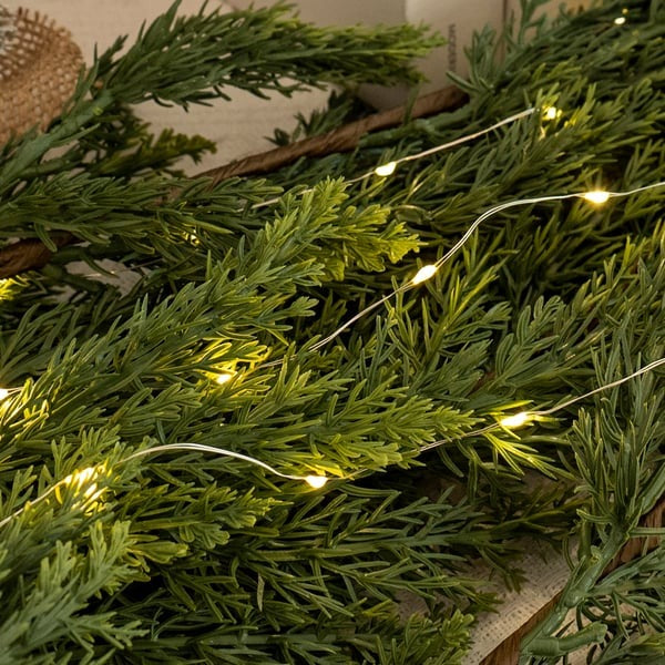 🏆 2026 HOT SALE 💥 6FT Pre‑lit Christmas Cedar Garland