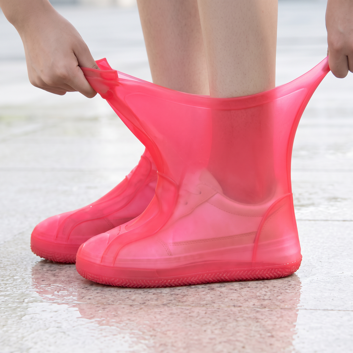 Stop Soaked Sneakers! Heavy-Duty Rain Shoe Covers – Anti-Slip & Fold Into Your Bag 🌧️