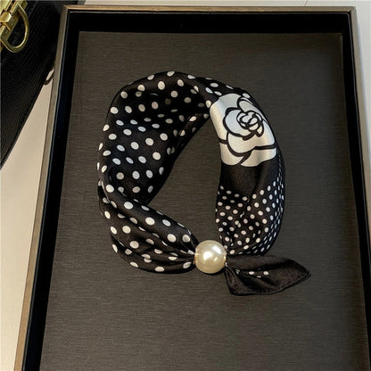 Effortless Glamour: Pop-On PearI Necklace Scarf